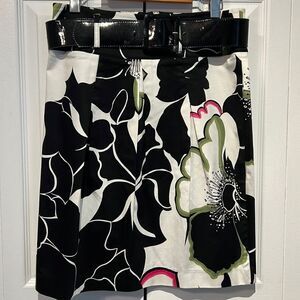 Dalia Collection Flower Print Box Pleat Skirt‎ Size 4( fits larger)